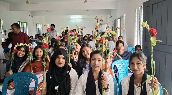 কলমা লক্ষ্মীকান্ত স্কুলে বিদায় সংবর্ধনা