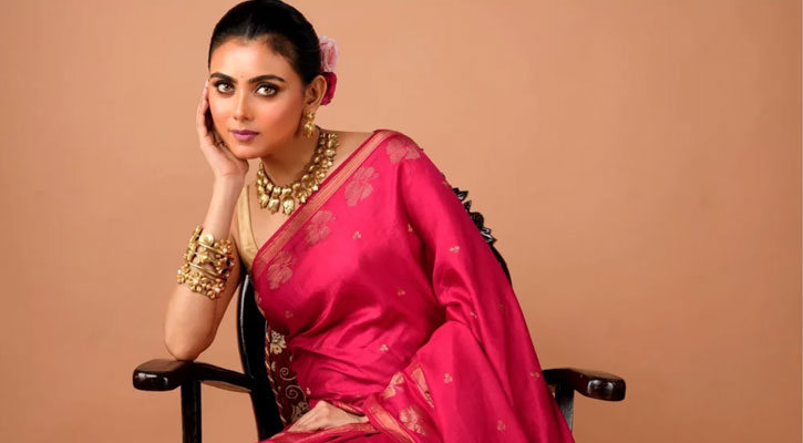 এবার জিতের নায়িকা ইধিকা!