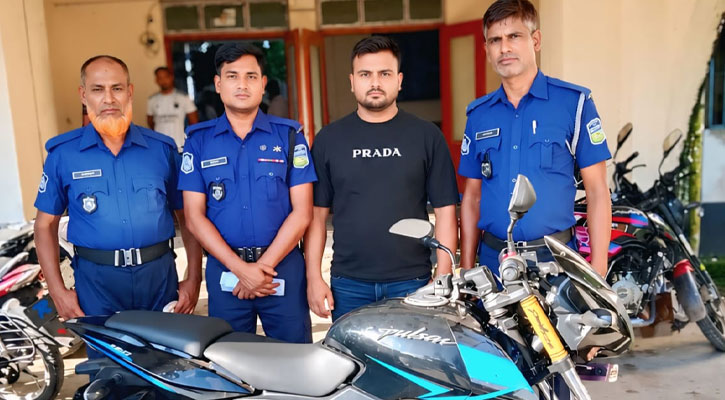 মদনে সাংবাদিকের মোটরসাইকেল চুরের ৫ দিনের রিমান্ডে