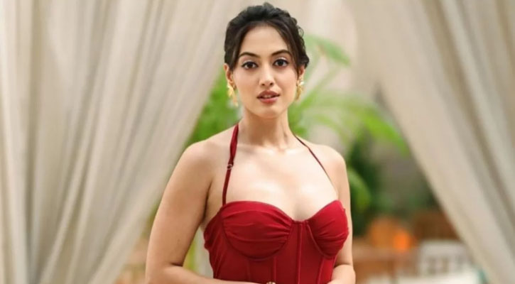ঘর ভাঙছে অদিতির!