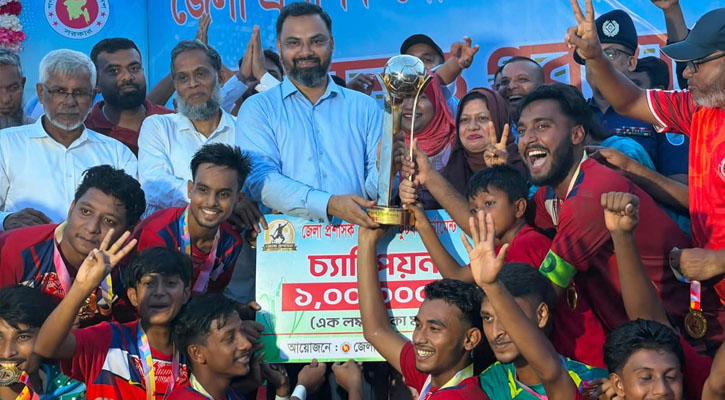 জেলা প্রশাসক গোল্ডকাপ ফুটবল টুর্নামেন্টের ফাইনালে চ্যাম্পিয়ন মুন্সীগঞ্জ পৌরসভা  