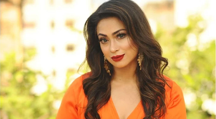 সহকর্মীদের কটাক্ষের মুখে পপি