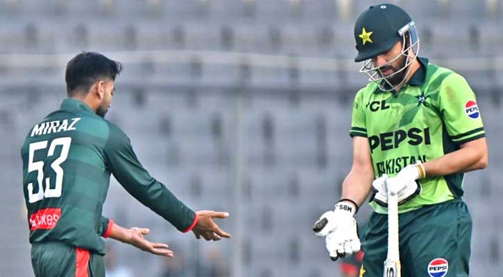 সালমানের বিতর্কিত রানআউটে ধসে পড়লো পাকিস্তান, বাংলাদেশের লক্ষ্য ২৭৫