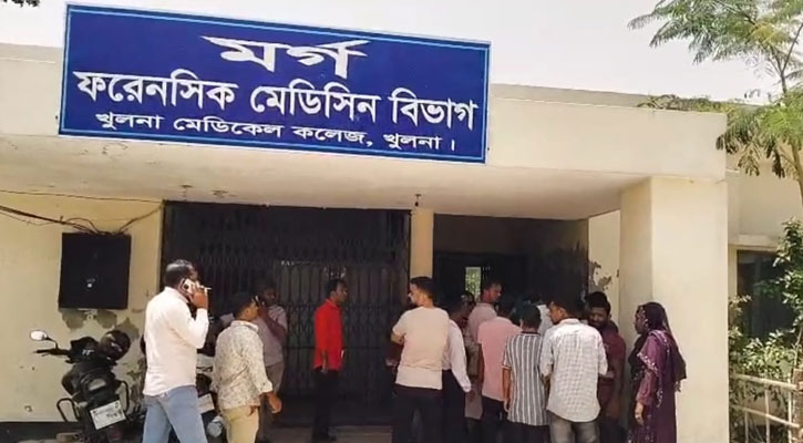 খুলনায় চায়ের দোকানে ঢুকে তাঁতী দল নেতাকে কুপিয়ে হত্যা