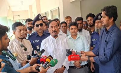 ব্রিকসে প্রধানমন্ত্রীকে যথাযথ মর্যাদায় আমন্ত্রণ জানানো হয়নি: স্পিকার