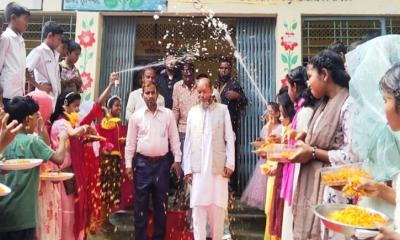 কালীগঞ্জে বোতলা সরকারি প্রাথমিক বিদ্যালয়ে প্রধান শিক্ষকের বিদায় সংবর্ধনা অনুষ্ঠিত