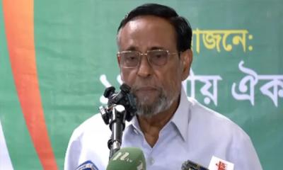 প্রধানমন্ত্রীকে ঢাকার বাইরে রাত না কাটানোর পরামর্শ অলির
