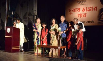 নজরুলের চেতনায় ‘দুয়ার ভাঙা গান’