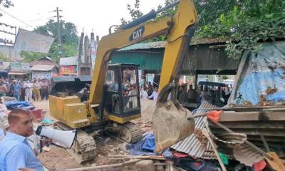 মুন্সীগঞ্জ লঞ্চঘাটে ৩২ অবৈধ স্থাপনা উচ্ছেদ  