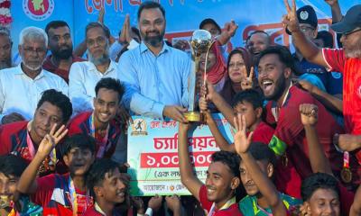 জেলা প্রশাসক গোল্ডকাপ ফুটবল টুর্নামেন্টের ফাইনালে চ্যাম্পিয়ন মুন্সীগঞ্জ পৌরসভা  