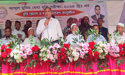 সন্তানদেরকে সুশিক্ষিত করে সুপথে রাখতে হবে